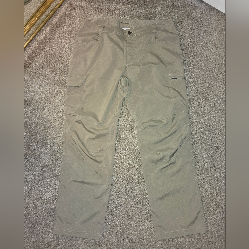 Columbia Men's Tan Cargo Pants
